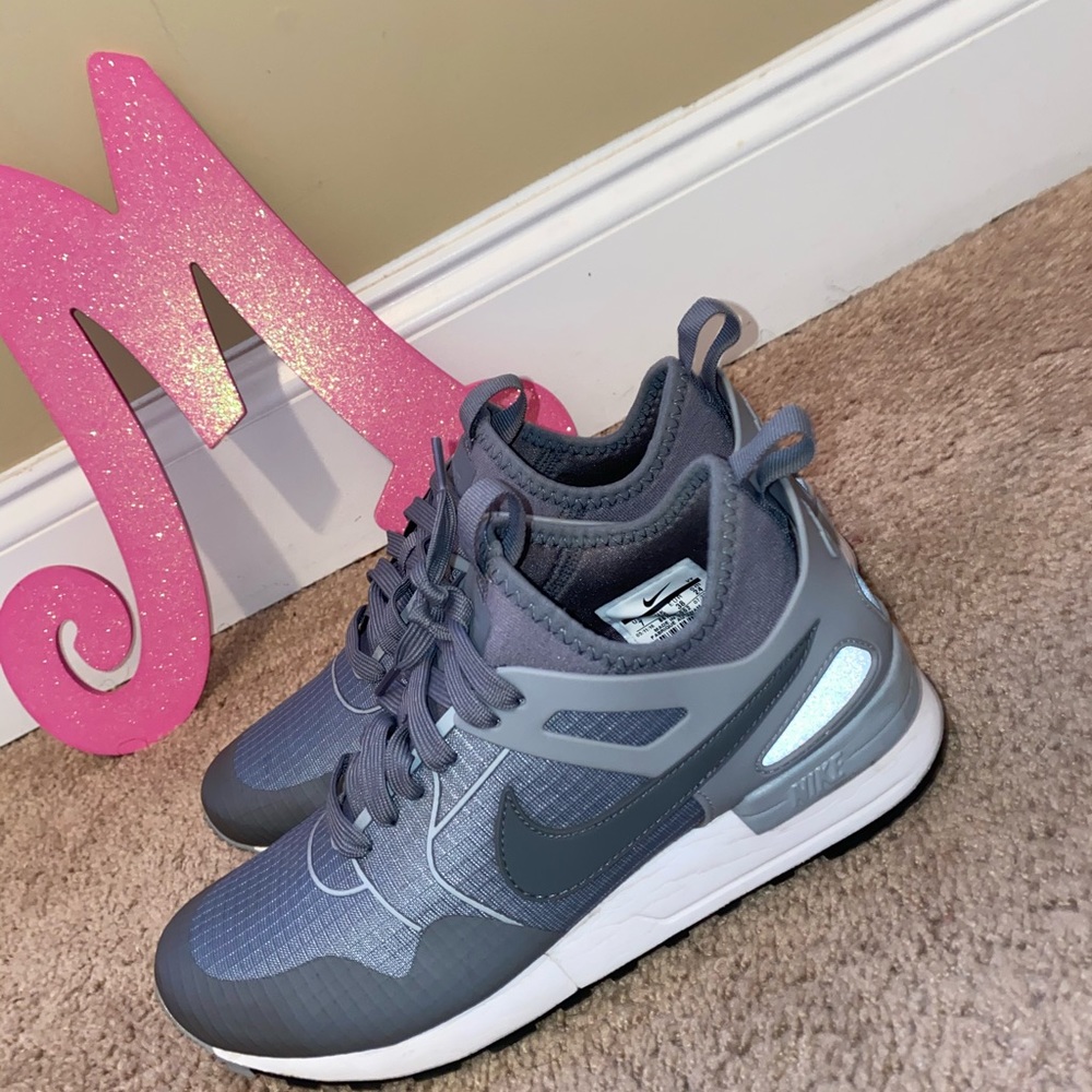 Nike Reflective Gray ultra moire wolf sneakers